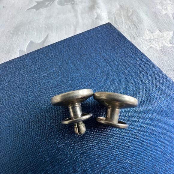 2 Pair of Vintage 'Snap Back' Cuff Links - Picture 4 of 10